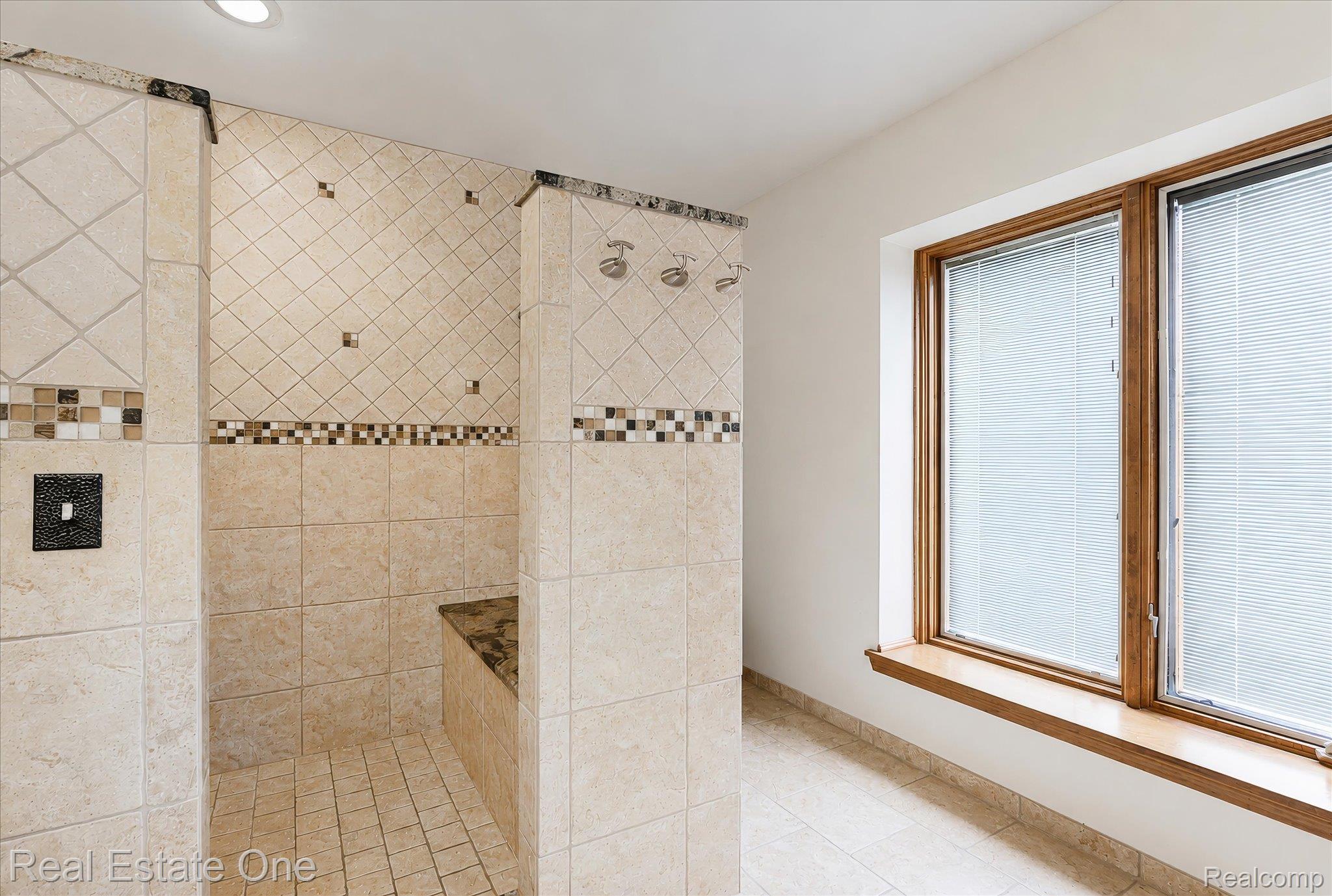 3393 Charlwood Drive Rochester, MI 48306 - Photo 32 of 60 32-036.jpg