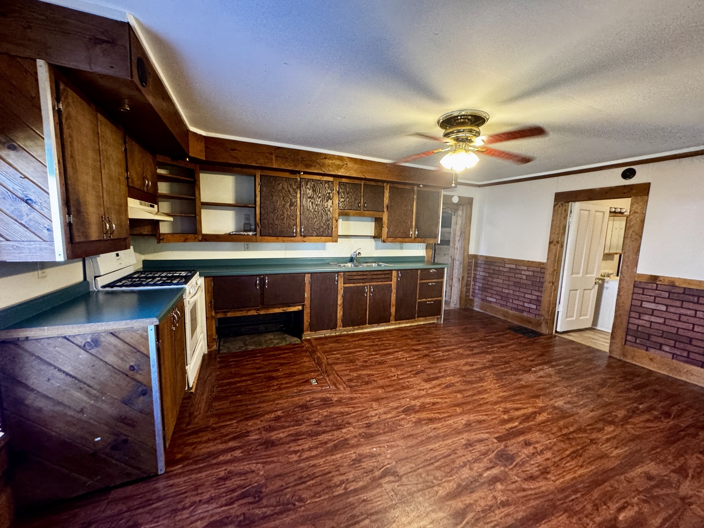 104 North Memorial Street Ohio, IL 61349 - Photo 7 of 17