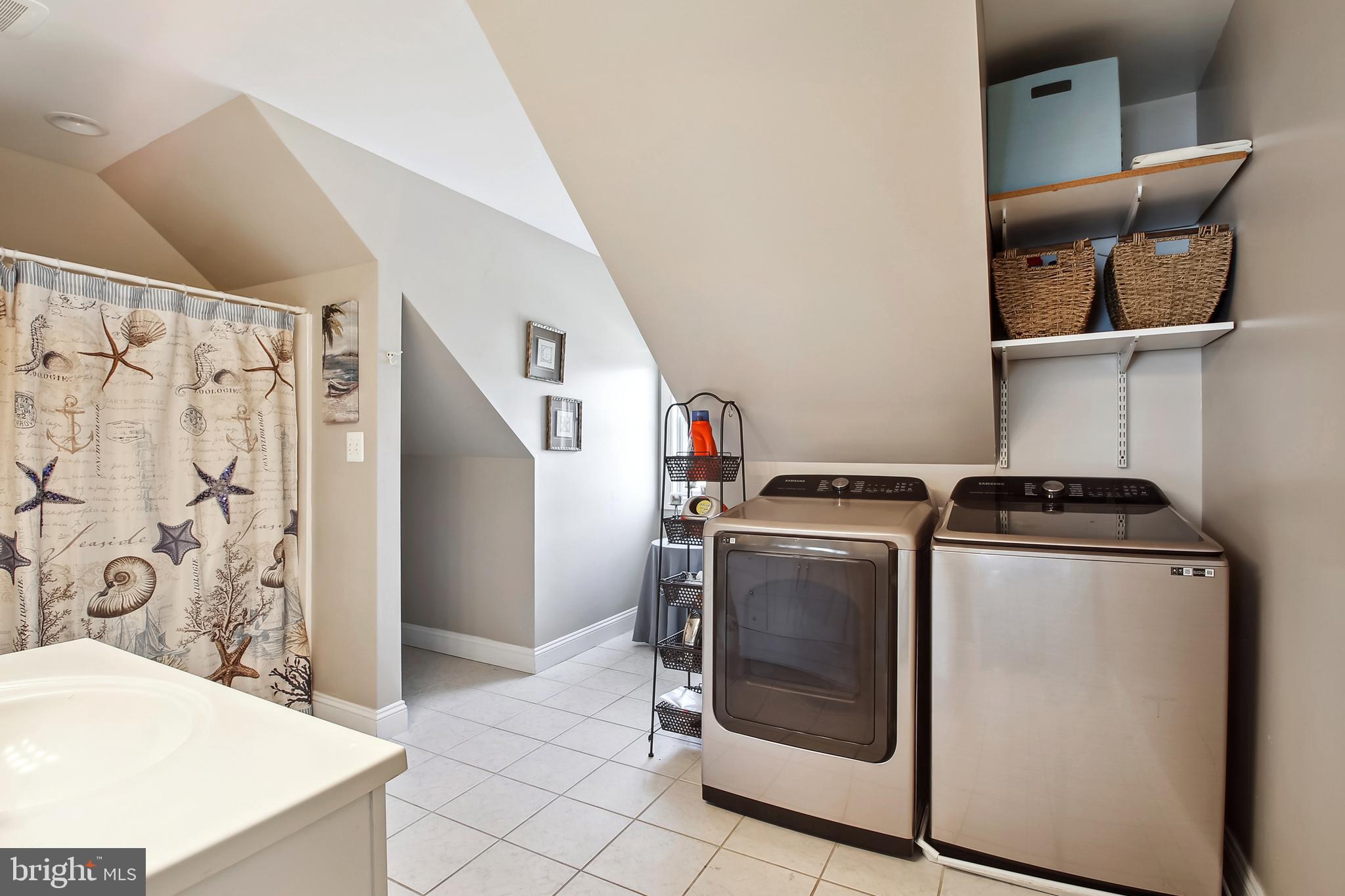 3714 Bay Drive Edgewater, MD 21037 - Photo 24 of 57 Fourth Floor - Full Bathroom/Laundry Room