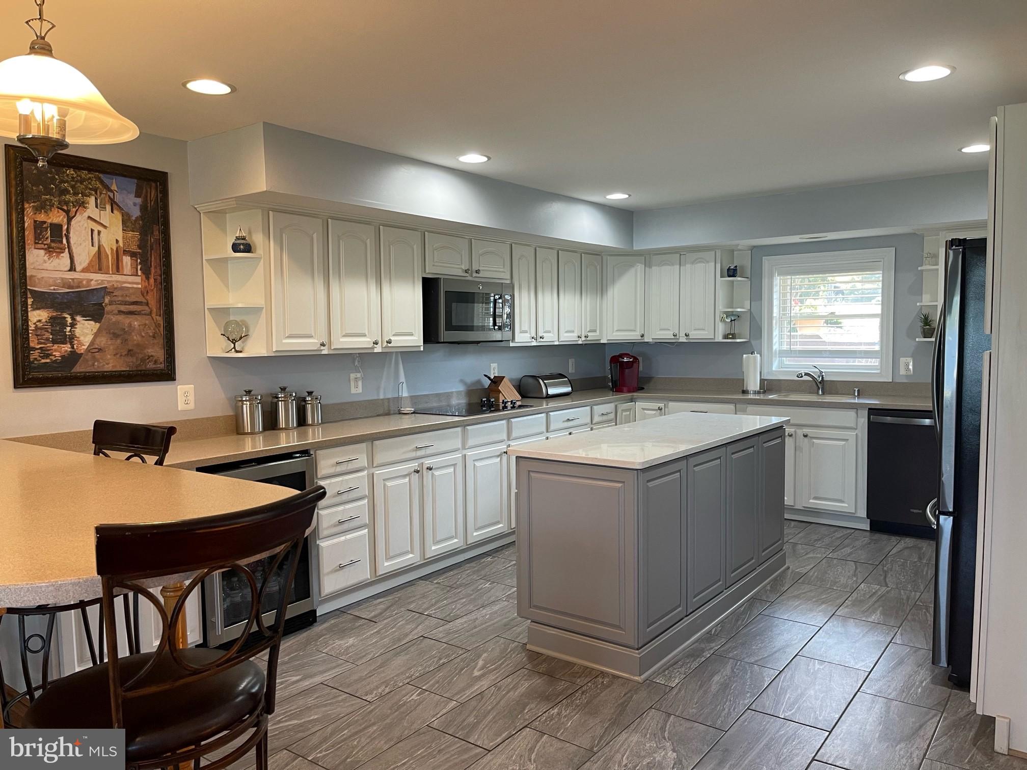 3714 Bay Drive Edgewater, MD 21037 - Photo 6 of 57 Open Concept Kitchen