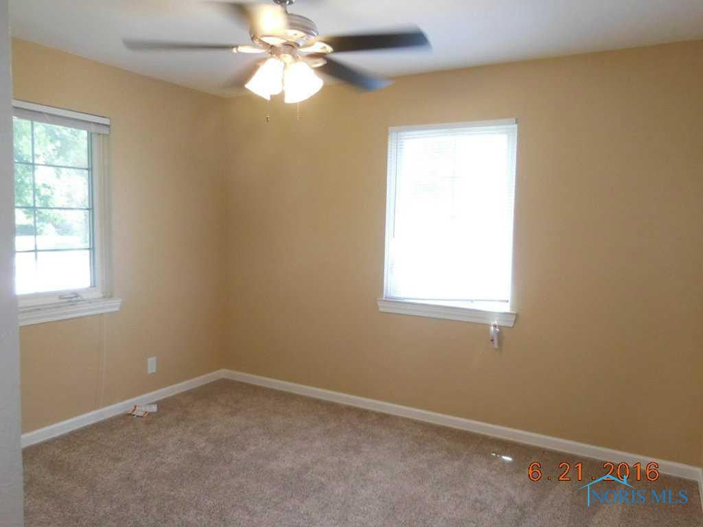 4301 Garrison Road Toledo, OH 43613 - Photo 5 of 17 Master Bedroom.