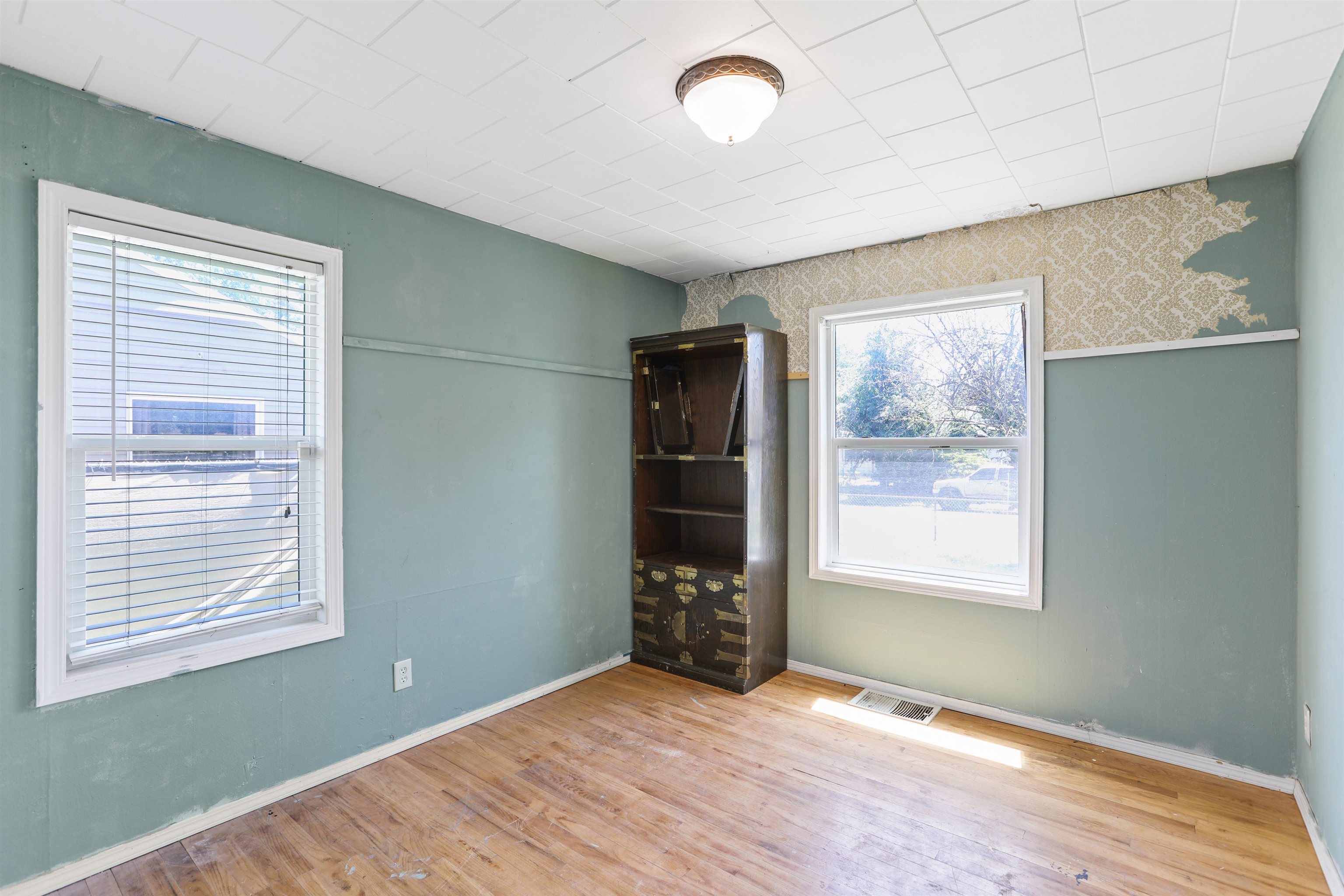 923 East Nebraska Avenue Spokane, WA 99208 - Photo 14 of 25