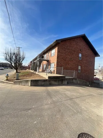 $7,250,000 | 109 Commercial Street, Warrensburg, MO 64093