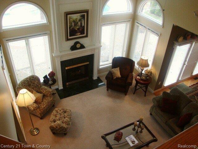 4169 Barnes Court Rochester, MI 48306 - Photo 4 of 13 2 Story Great Room