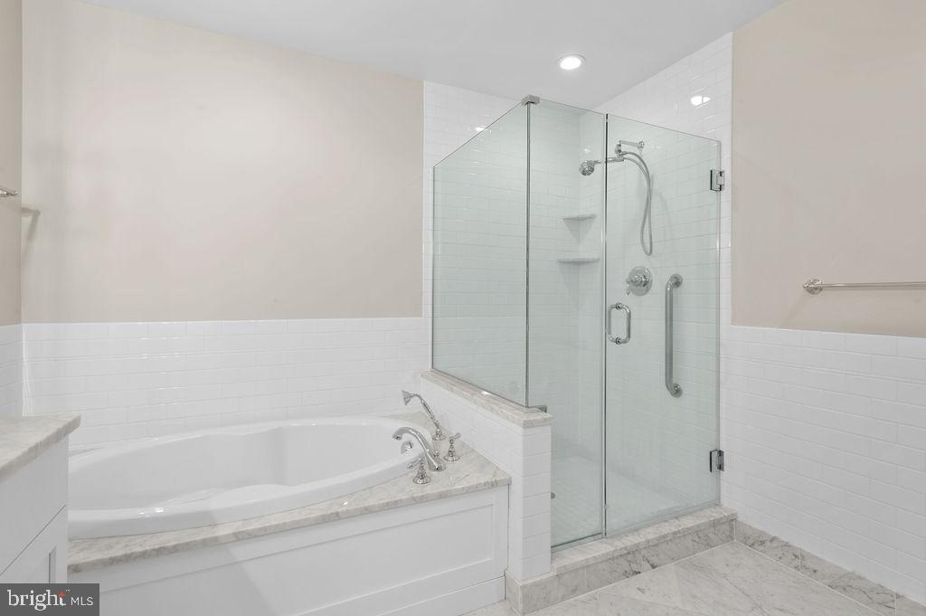 112 Iron Works Way, Unit B Wayne, PA 19087 - Photo 19 of 24 primary bath