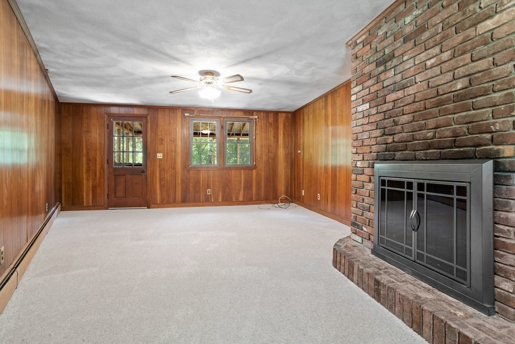 34 Duggan Road Acton, MA 01720 - Photo 17 of 42 an empty room with windows