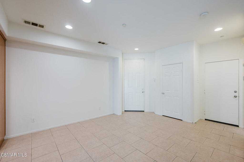 1454 Patricia Avenue, Unit 402 Simi Valley, CA 93065 - Photo 4 of 50 a view of an empty room