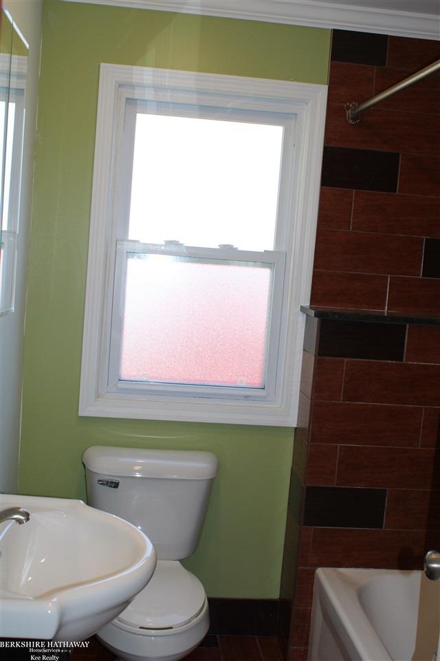 23120 Rausch Avenue Eastpointe, MI 48021 - Photo 13 of 28 50015606-12.JPG