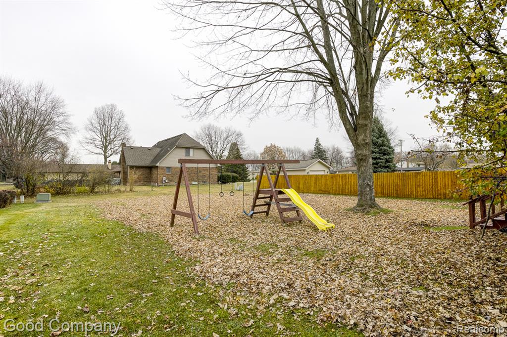 38092 Westchester Road Sterling Heights, MI 48310 - Photo 40 of 53