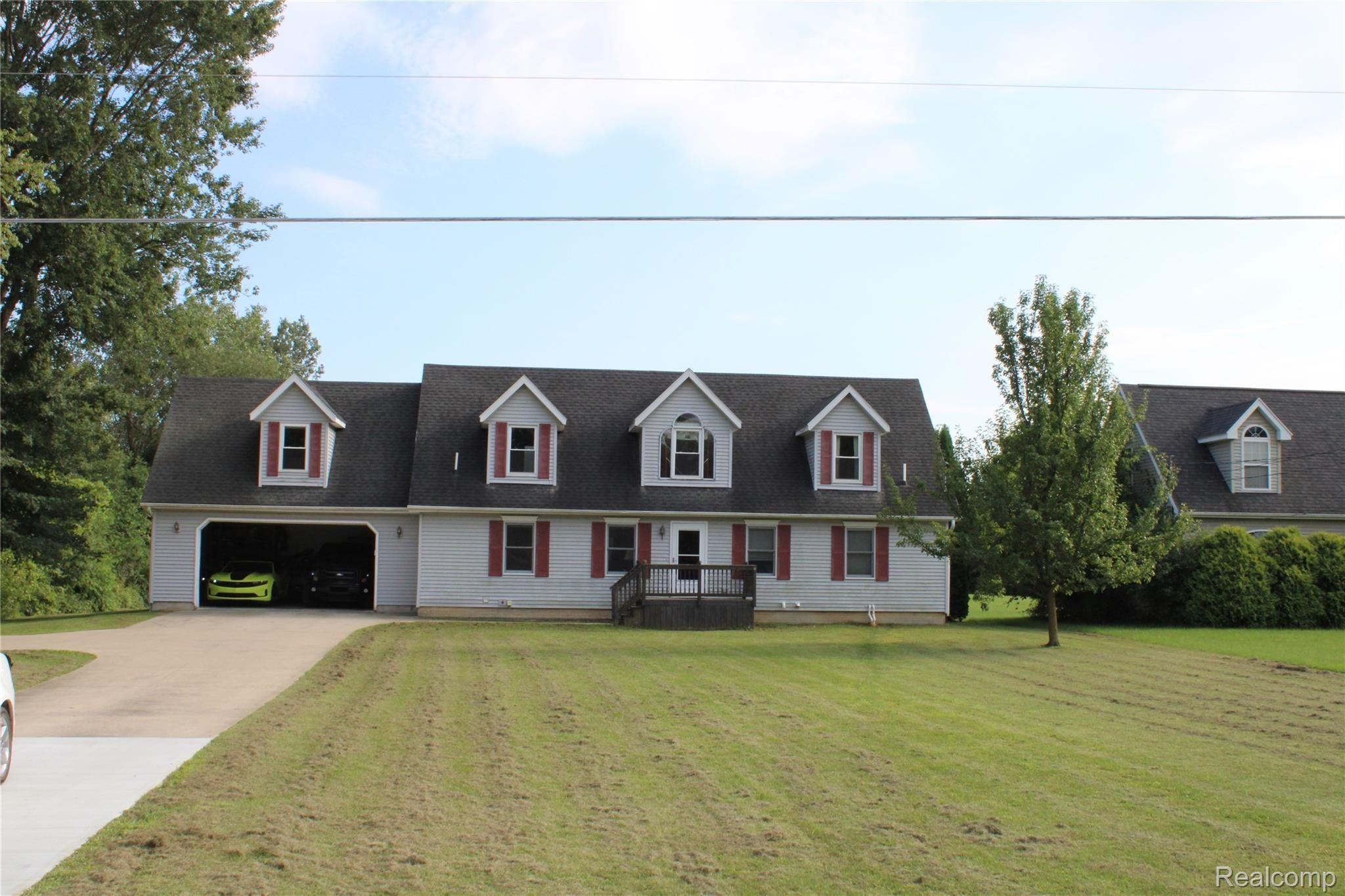 7203 Coldwater Road Flushing, MI 48433 - Photo 2 of 72 IMG_1533.JPG