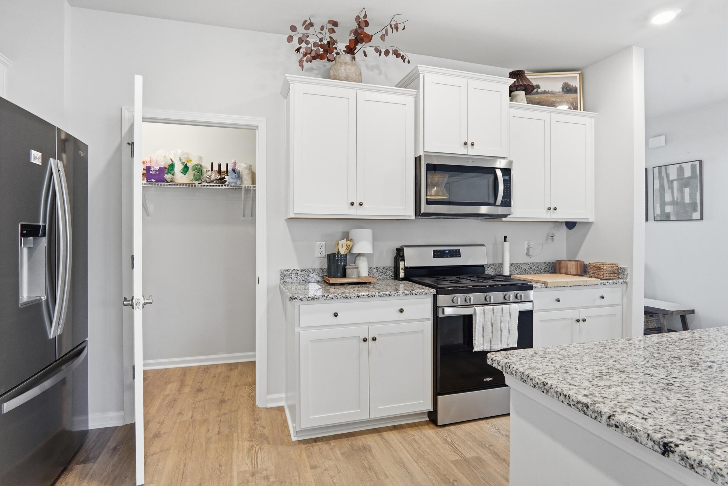 190 East Pinckney Street Summerville, SC 29485 - Photo 15 of 49 Kitchen