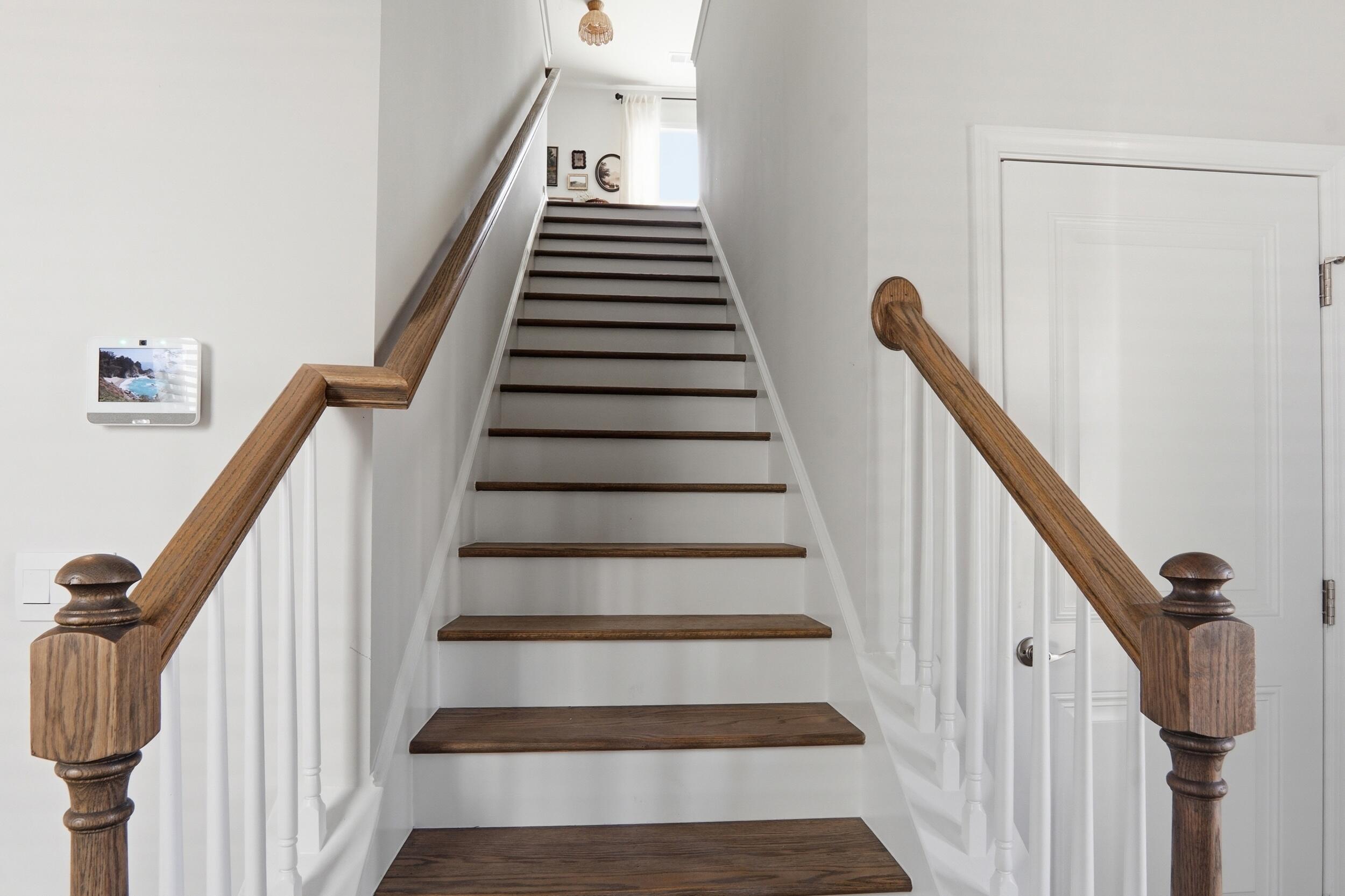 190 East Pinckney Street Summerville, SC 29485 - Photo 18 of 49 Staircase