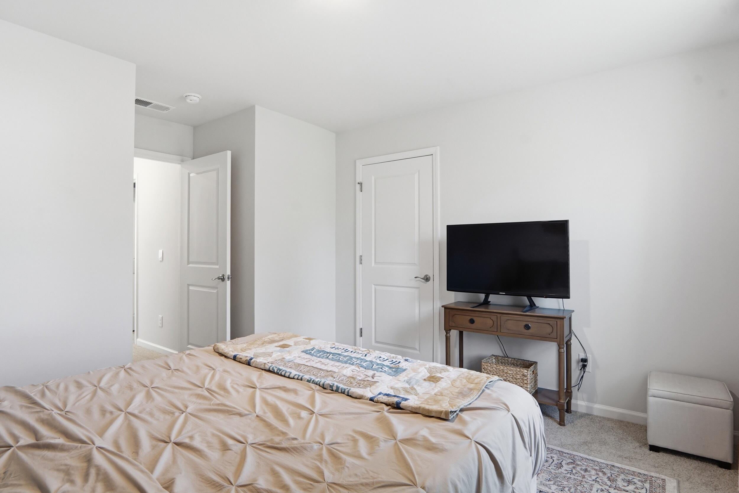 190 East Pinckney Street Summerville, SC 29485 - Photo 27 of 49 Bedroom 3