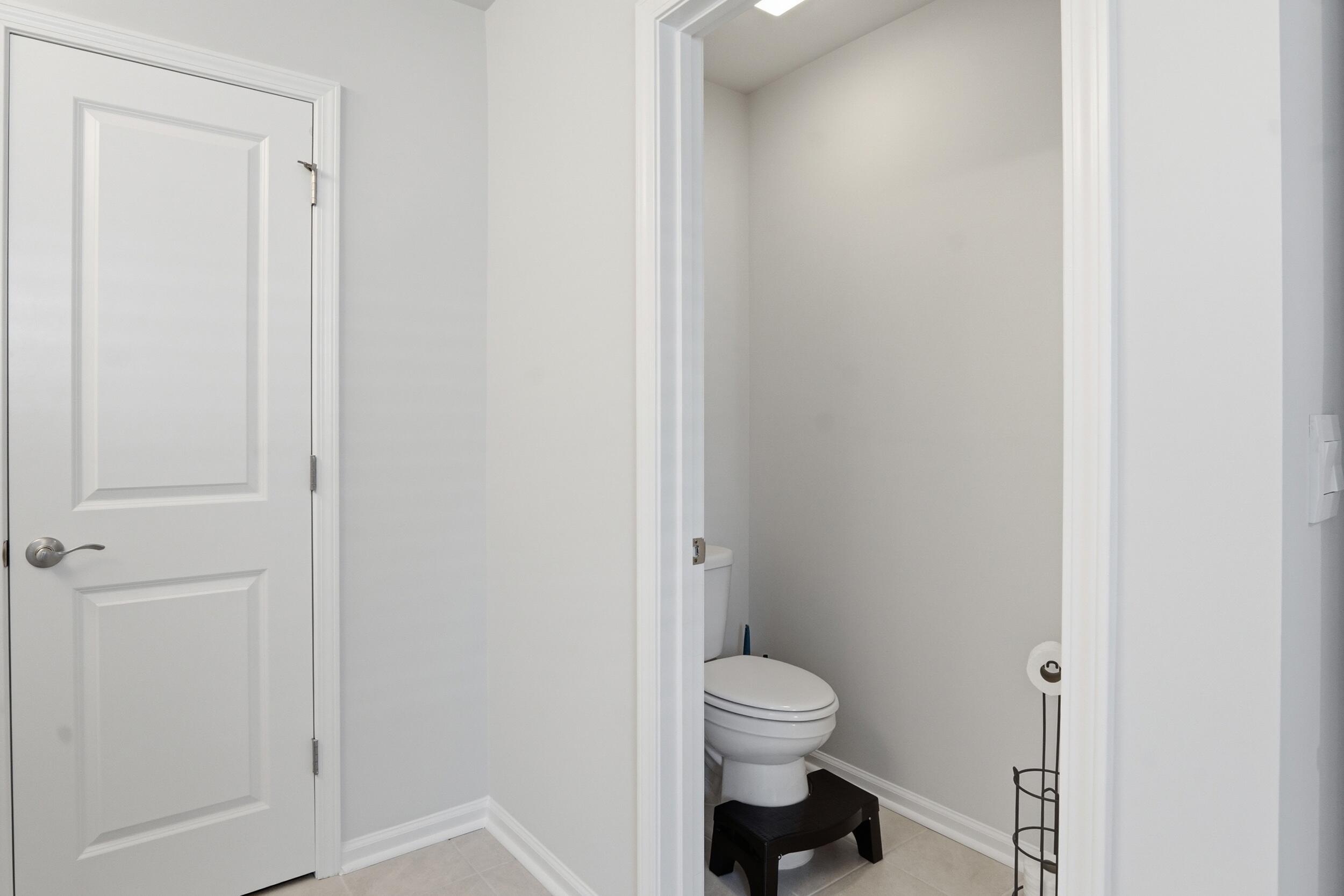 190 East Pinckney Street Summerville, SC 29485 - Photo 35 of 49 Primary Bathroom