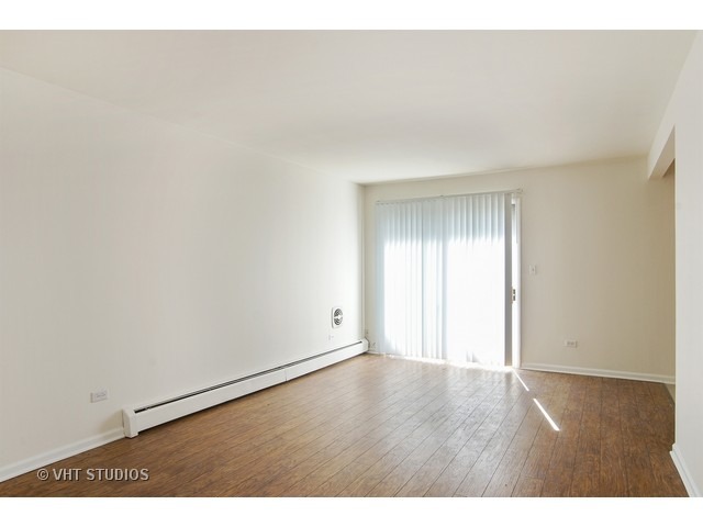 924 Ridge Square, Unit 309 Elk Grove Village, IL 60007 - Photo 3 of 12