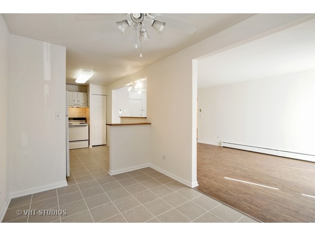 924 Ridge Square, Unit 309 Elk Grove Village, IL 60007 - Photo 7 of 12