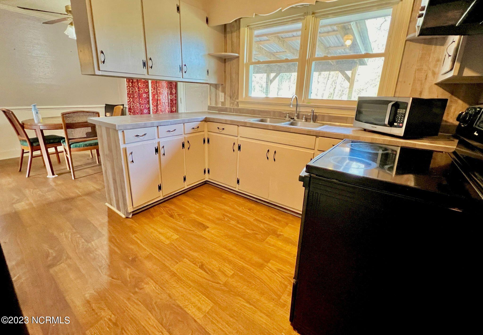 2561 Leslie R Stroud Road Kinston, NC 28504 - Photo 20 of 24 398322206_1661657217675614_7558348638049