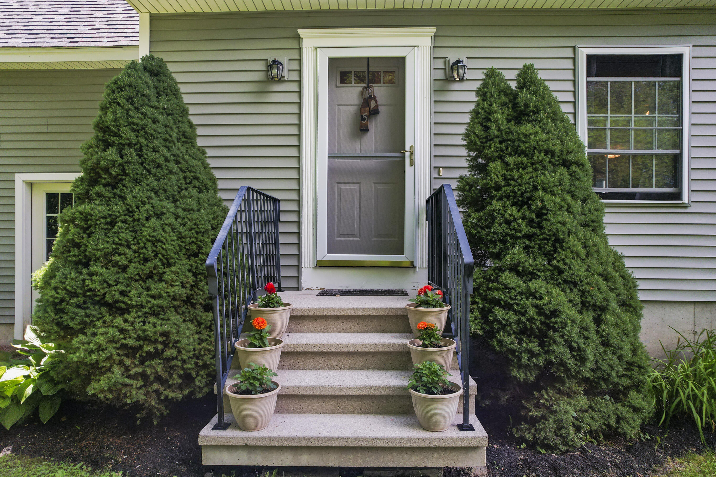 5 Skyline Drive Saco, ME 04072 - Photo 5 of 94 5 Skyline Drive_102