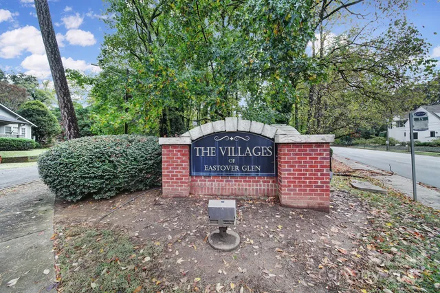 $285,000 | 2506 Cranbrook Lane, Unit 7, Charlotte, NC 28207