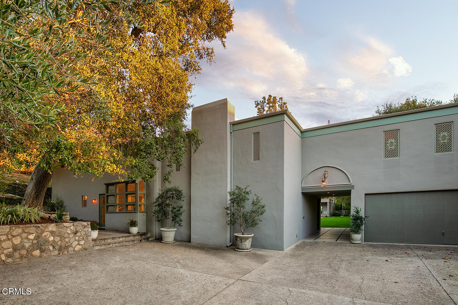 490 La Loma Road Pasadena, CA 91105 - Photo 4 of 59 a view of a house with a patio