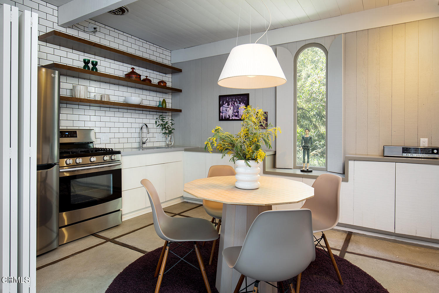 490 La Loma Road Pasadena, CA 91105 - Photo 42 of 59 a view of a dining room with furniture and window