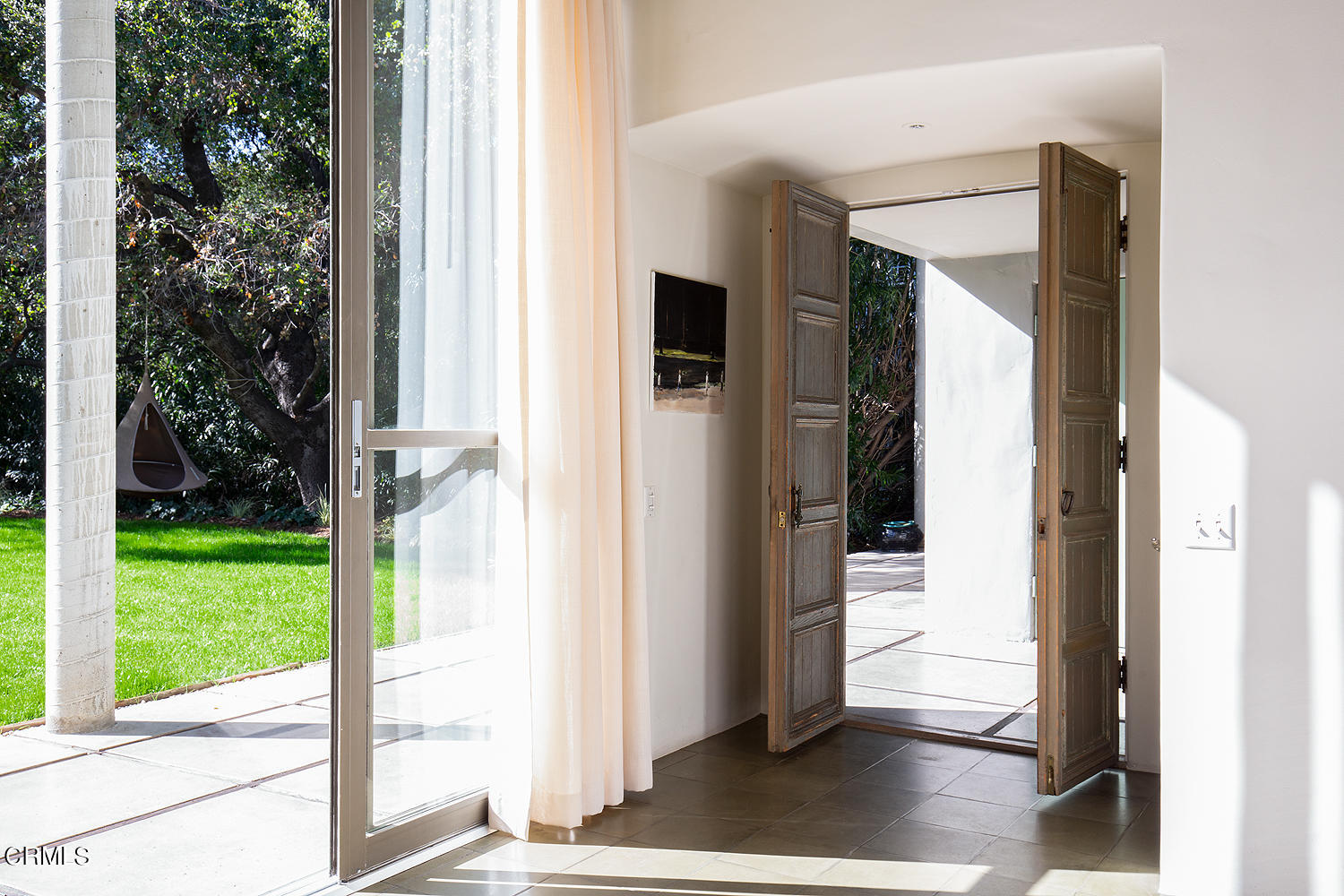 490 La Loma Road Pasadena, CA 91105 - Photo 9 of 59 a view of a balcony from a living room