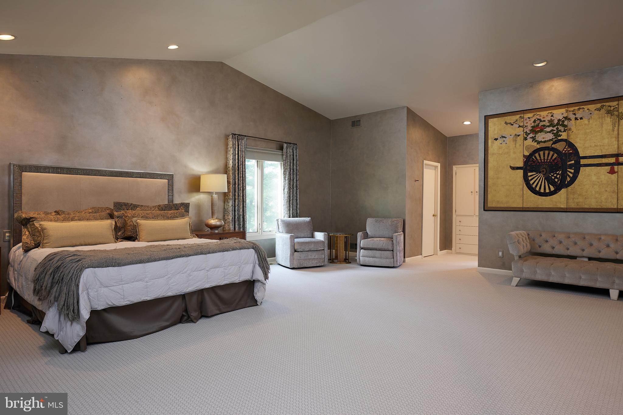 10811 Barn Wood Lane Potomac, MD 20854 - Photo 18 of 41 Vaulted Ceiling, 2 Huge Walk-in Custom Closets