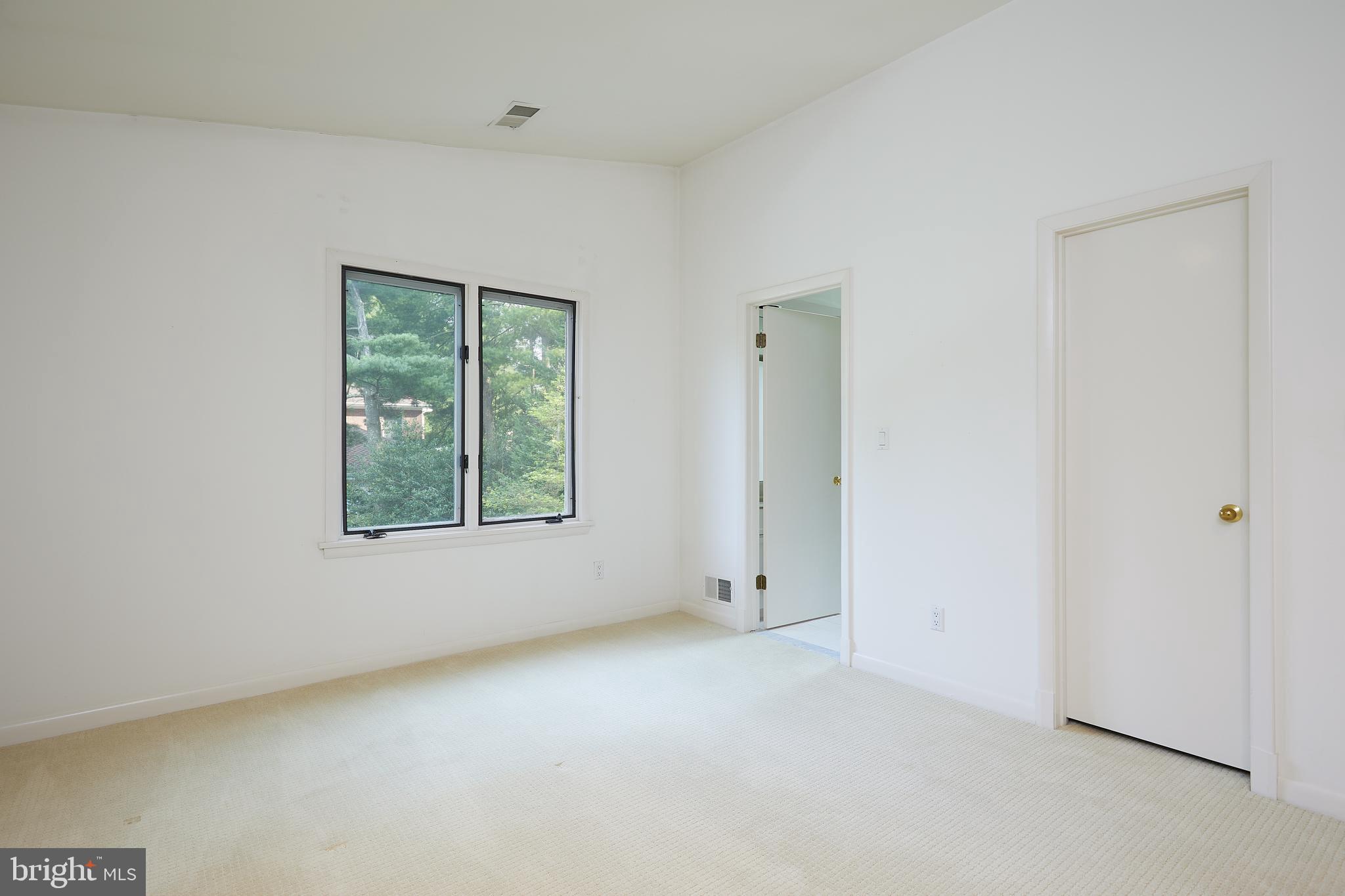 10811 Barn Wood Lane Potomac, MD 20854 - Photo 26 of 41 Upper Level #2, Bedroom #3, Walk-In Closet