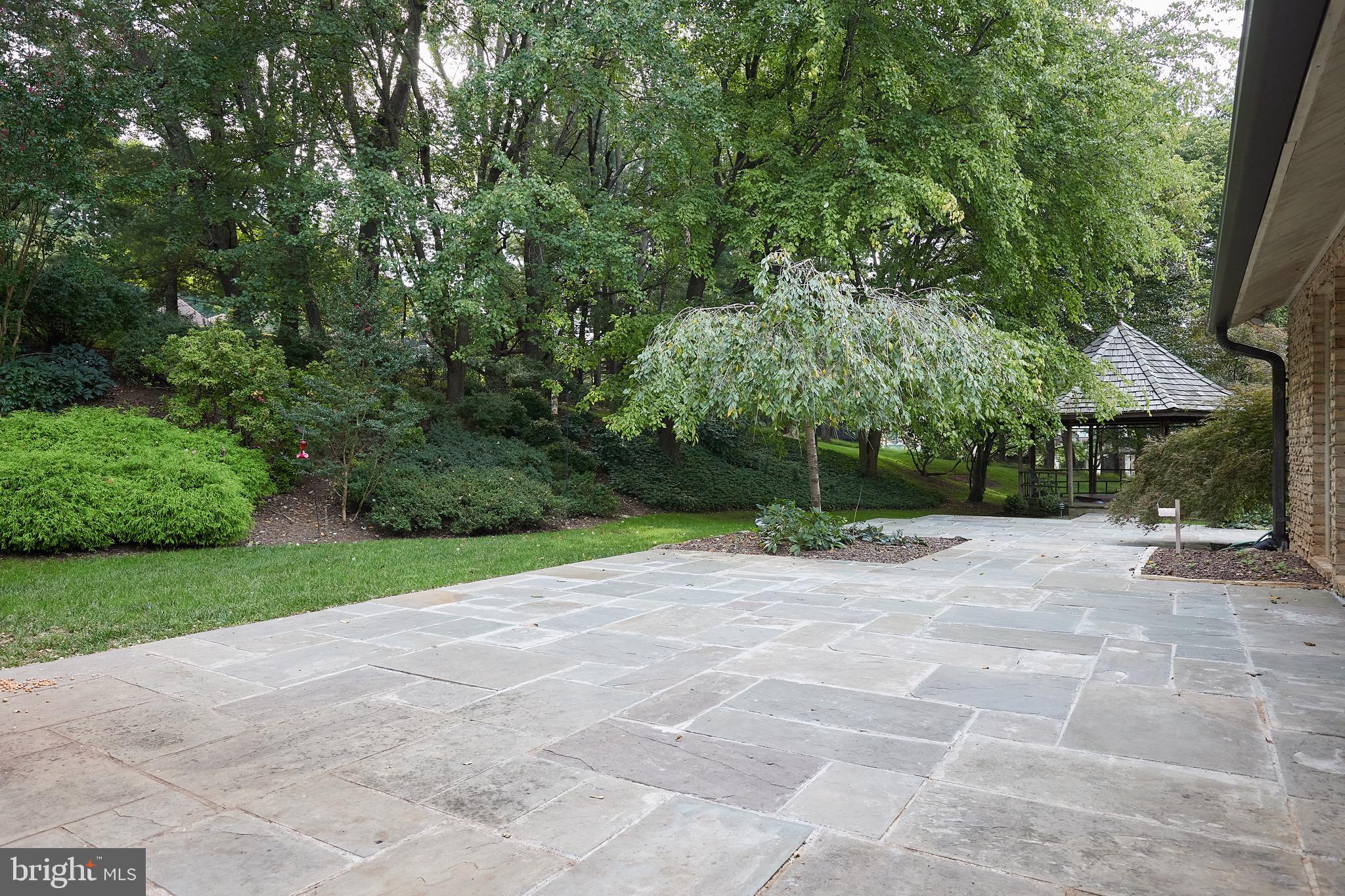 10811 Barn Wood Lane Potomac, MD 20854 - Photo 36 of 41 Beautiful Flag Stone Patio
