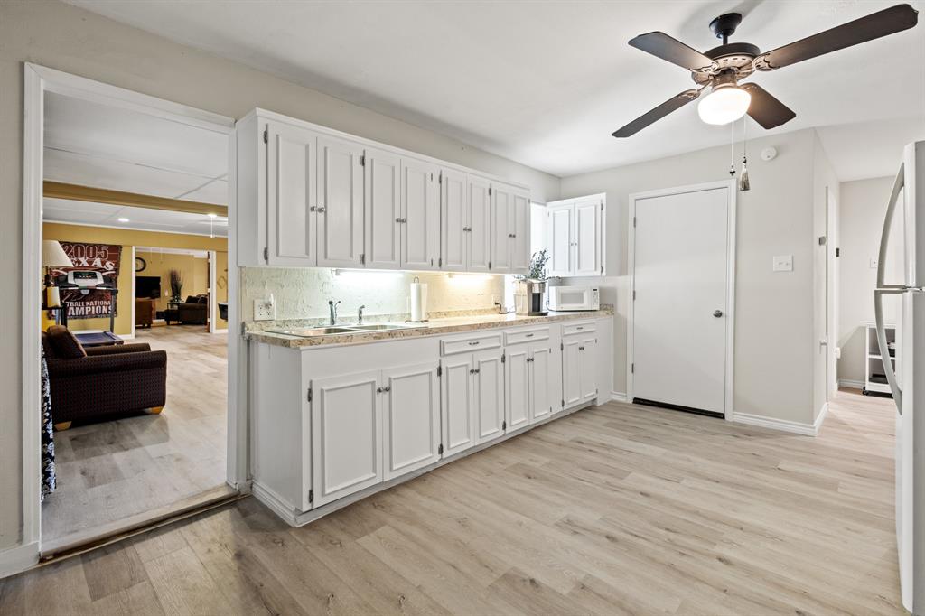 1407 South Alamo Road Rockwall, TX 75087 - Photo 19 of 36 2nd kitchen or mother in law suite includes full bath