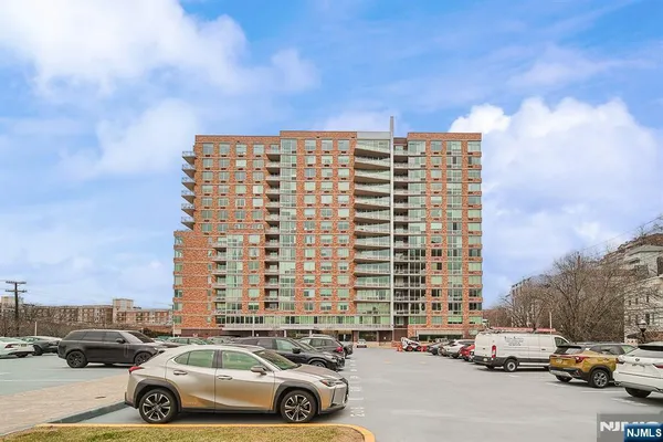 $759,000 | 612 Hudson Park, Unit 612, Edgewater, NJ 07020