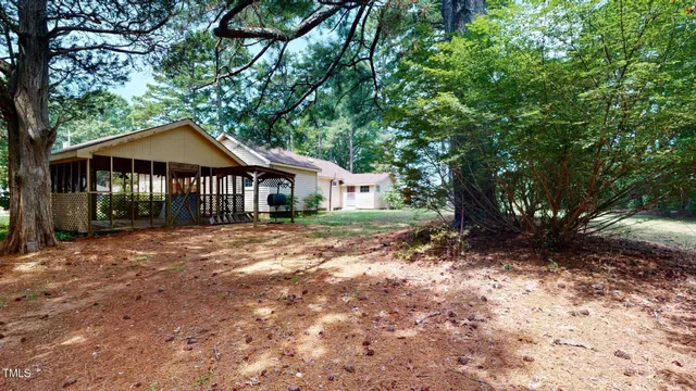 a front view of house with yard