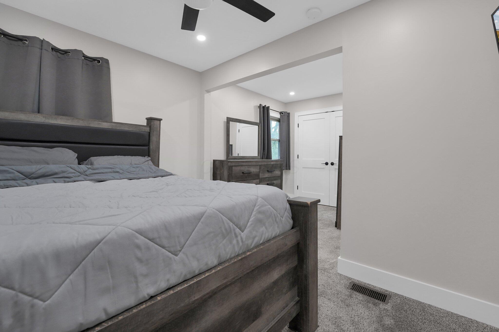 5524 Cosgray Road Dublin, OH 43016 - Photo 19 of 35 OWNERBEDROOM1