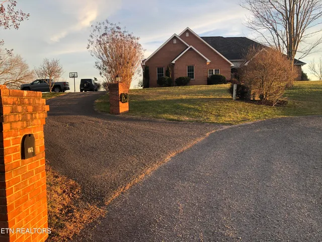 $575,000 | 162 Canary Lane, Speedwell, TN 37870