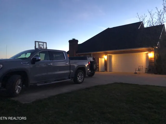 $575,000 | 162 Canary Lane, Speedwell, TN 37870