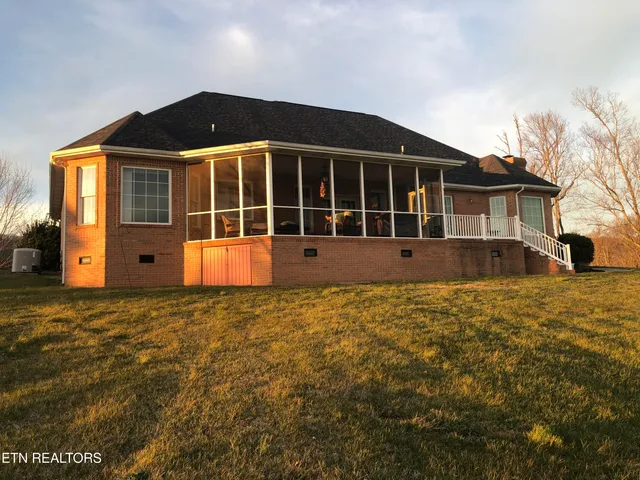 $575,000 | 162 Canary Lane, Speedwell, TN 37870