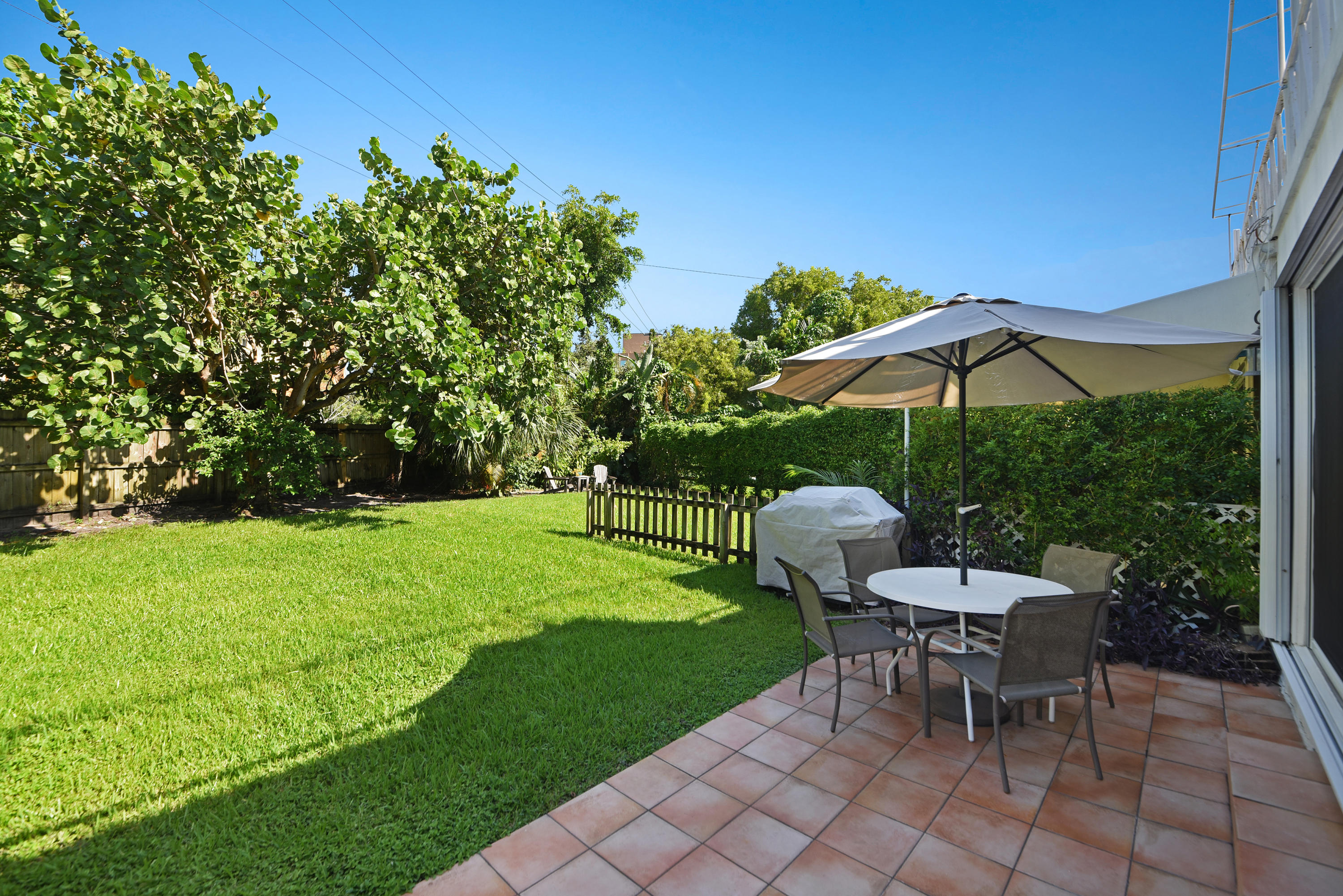 31 E Road Delray Beach, FL 33483 - Photo 12 of 17 Back Patio