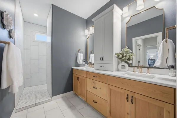 $775,000 | 818 Rania Way West, West Fargo, ND 58078