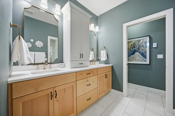 $775,000 | 818 Rania Way West, West Fargo, ND 58078