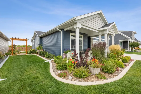 $775,000 | 818 Rania Way West, West Fargo, ND 58078