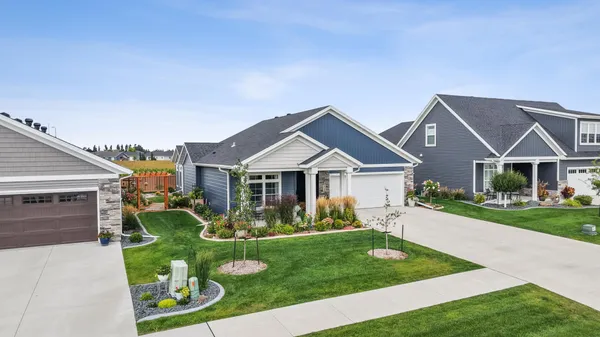 $775,000 | 818 Rania Way West, West Fargo, ND 58078