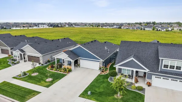 $775,000 | 818 Rania Way West, West Fargo, ND 58078