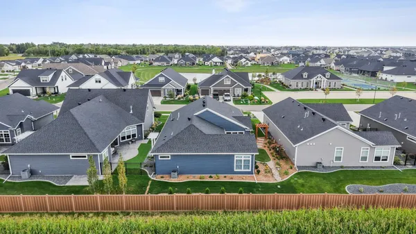 $775,000 | 818 Rania Way West, West Fargo, ND 58078