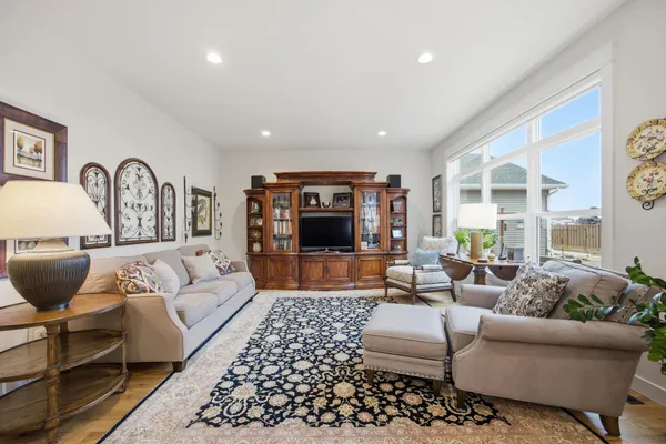 $775,000 | 818 Rania Way West, West Fargo, ND 58078