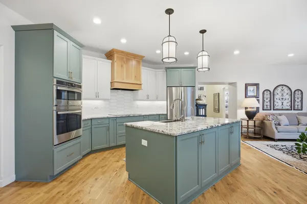 $775,000 | 818 Rania Way West, West Fargo, ND 58078