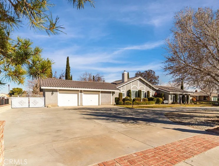 3735 Paula Lancaster, CA 93535 - Photo 2 of 5