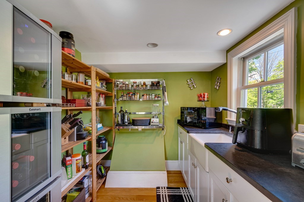 44 Glen Road Winchester, MA 01890 - Photo 14 of 32