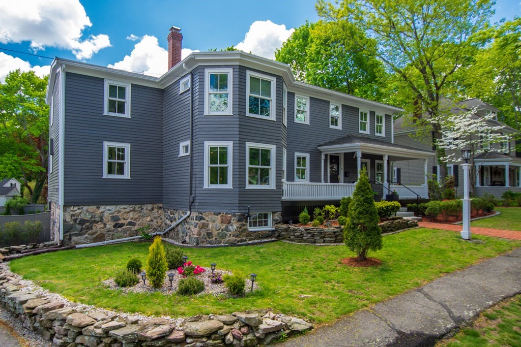 44 Glen Road Winchester, MA 01890 - Photo 2 of 32