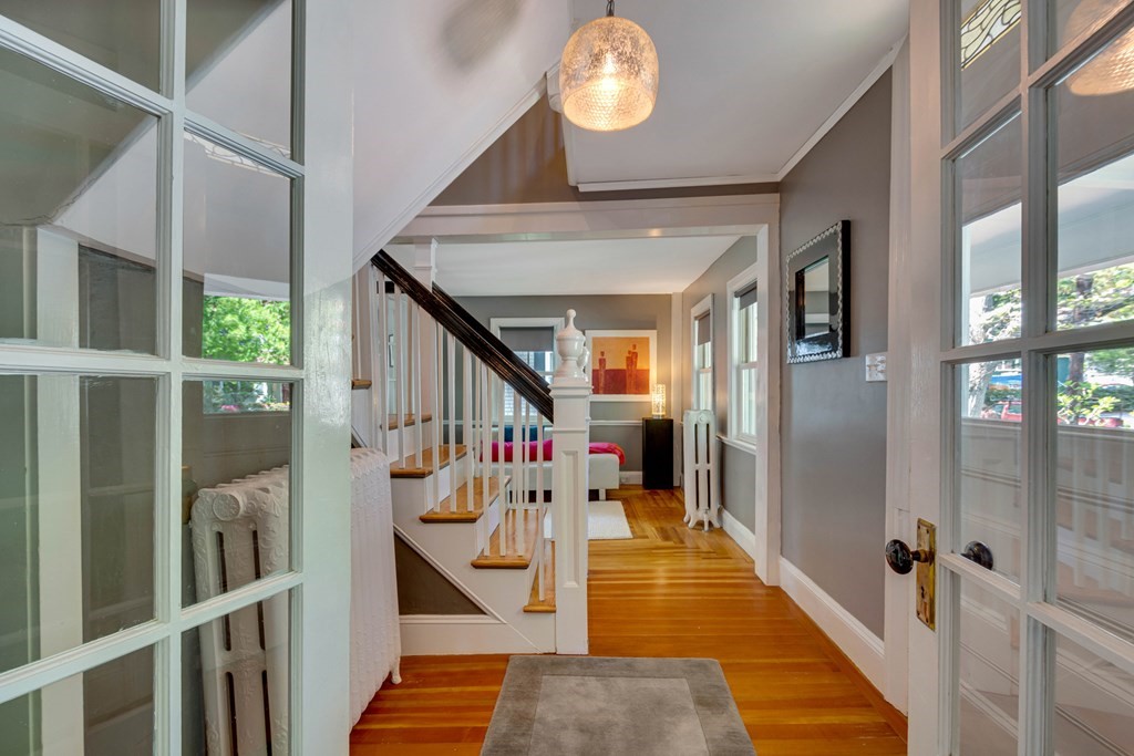 44 Glen Road Winchester, MA 01890 - Photo 4 of 32