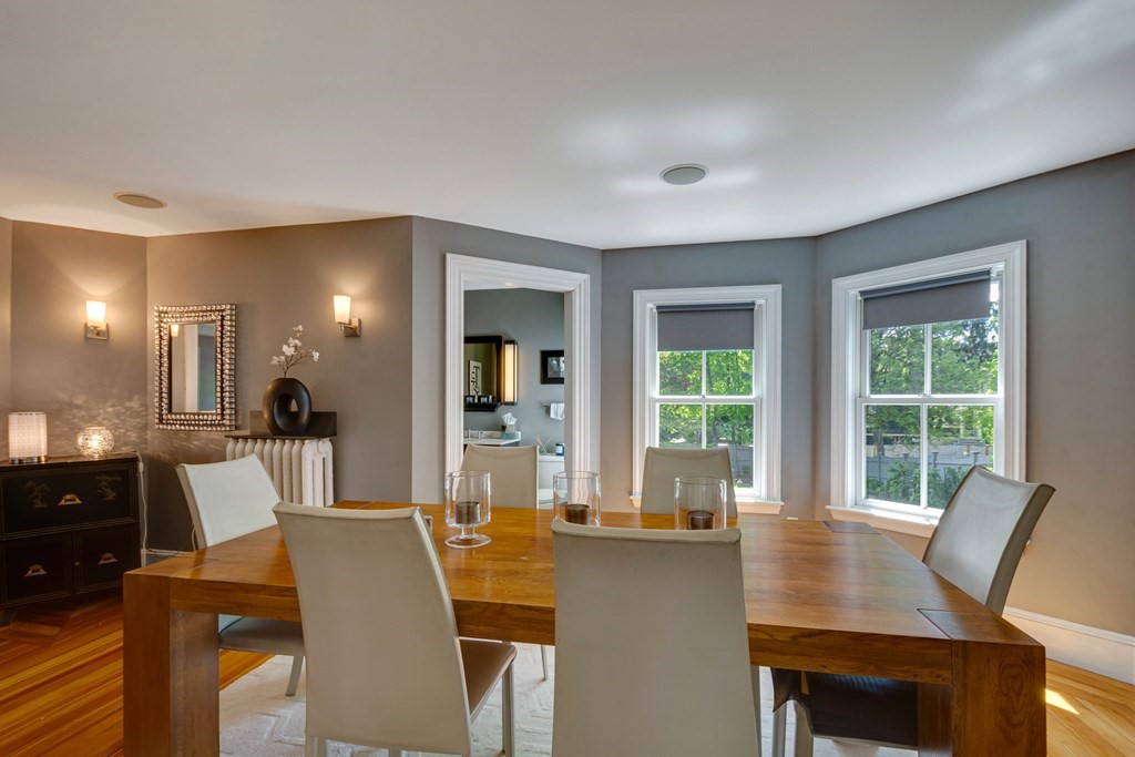 44 Glen Road Winchester, MA 01890 - Photo 7 of 32